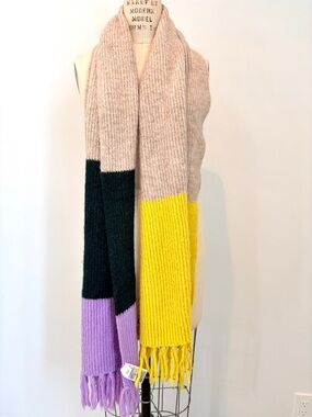 GAP Colorblock Knit Scarf in Beige, Yellow, Black & Lavender